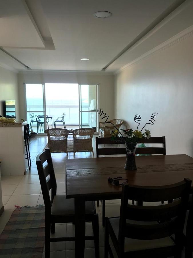 شقة Apartamento Pe Na Areia Em أرايال دو كابو المظهر الخارجي الصورة